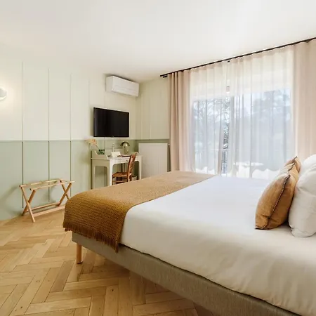 Hotel Le Mouton Bleu 4*